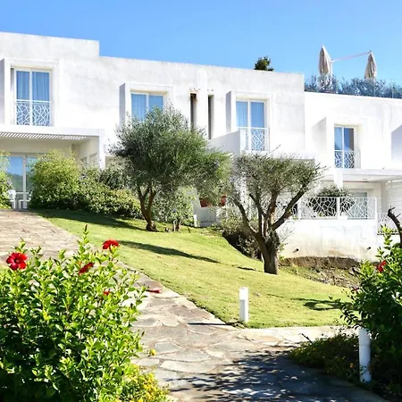 Con Piscina A 250 Mt Dalla La Pelosa Apartment