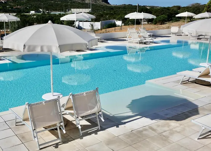 Apartamento Con Piscina A 250 Mt Dalla La Pelosa *